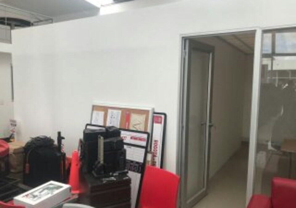 Nissan Calle 127